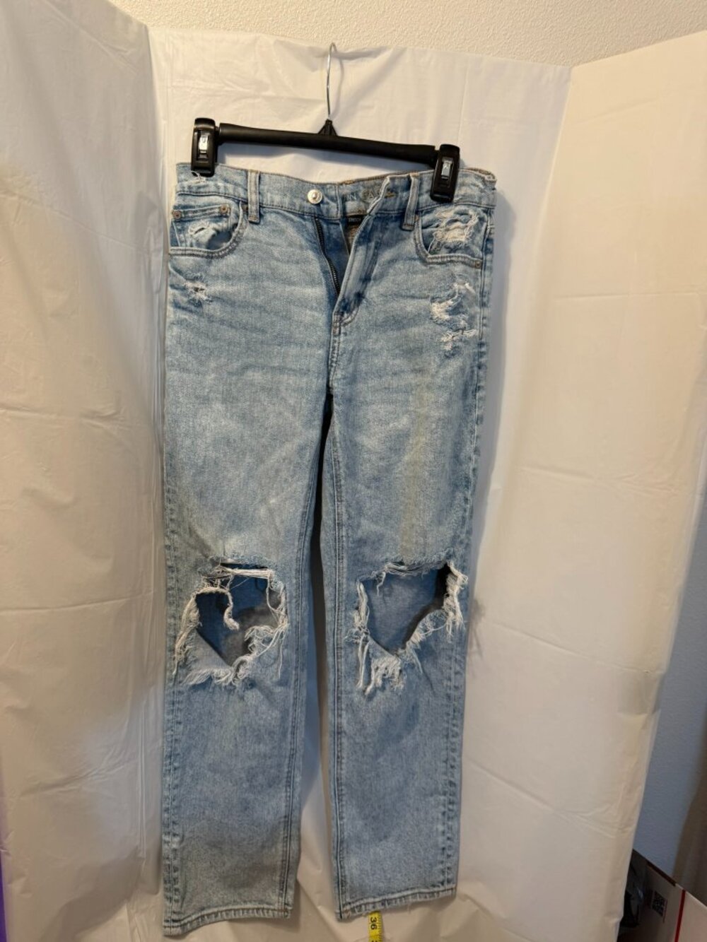 American Eagle Heavily Distressed Stretch Jeans (Size 2)